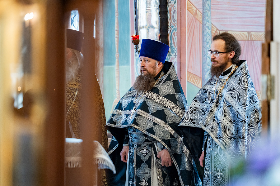 Литургия Преждеосвященных Даров в Михаило-Архангельском храме города Пущино г.о. Серпухов